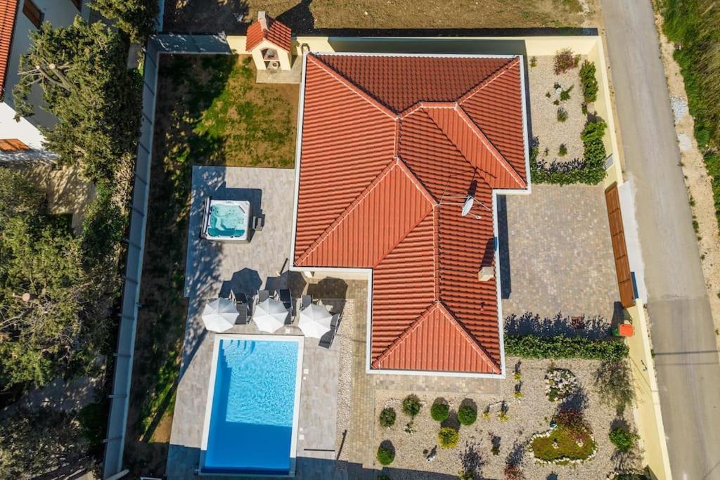 Villa Mattina, With Heated Pool And Jacuzzi Привлака Экстерьер фото
